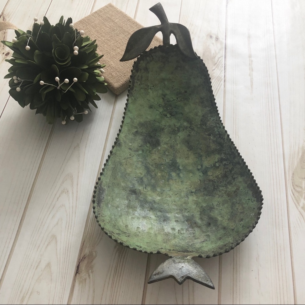 🆕 Metal Pear Home Decor